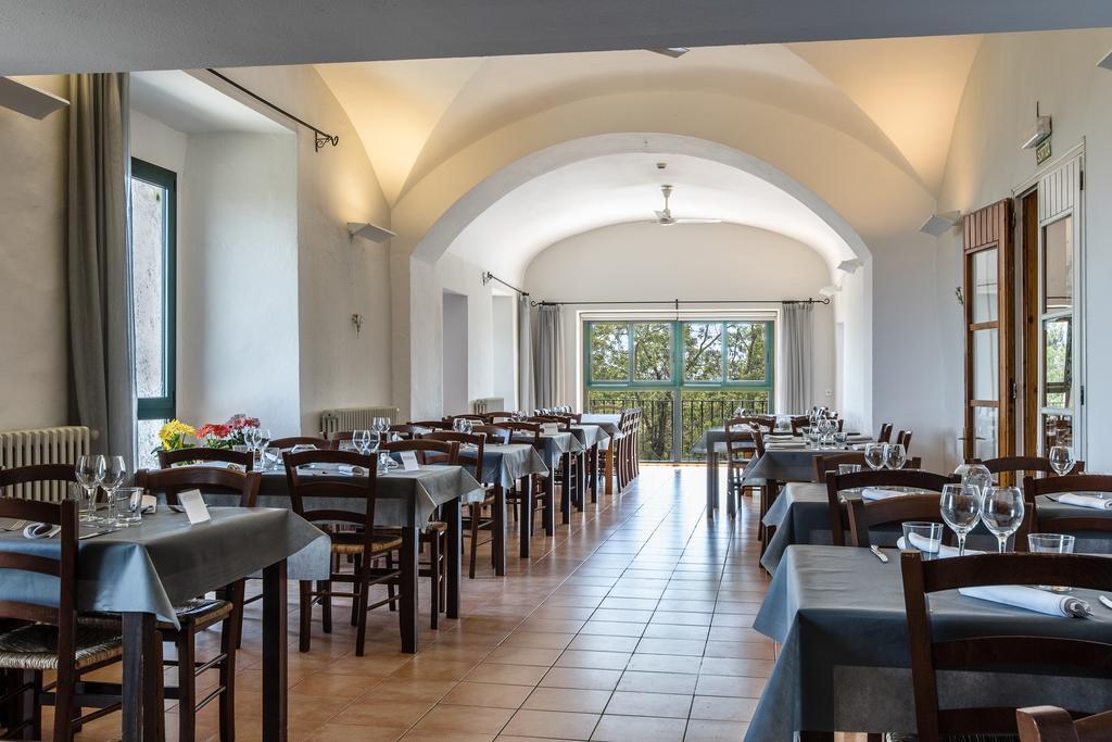 Hostatgeria Restaurant Els Angels Madremanya Exterior foto